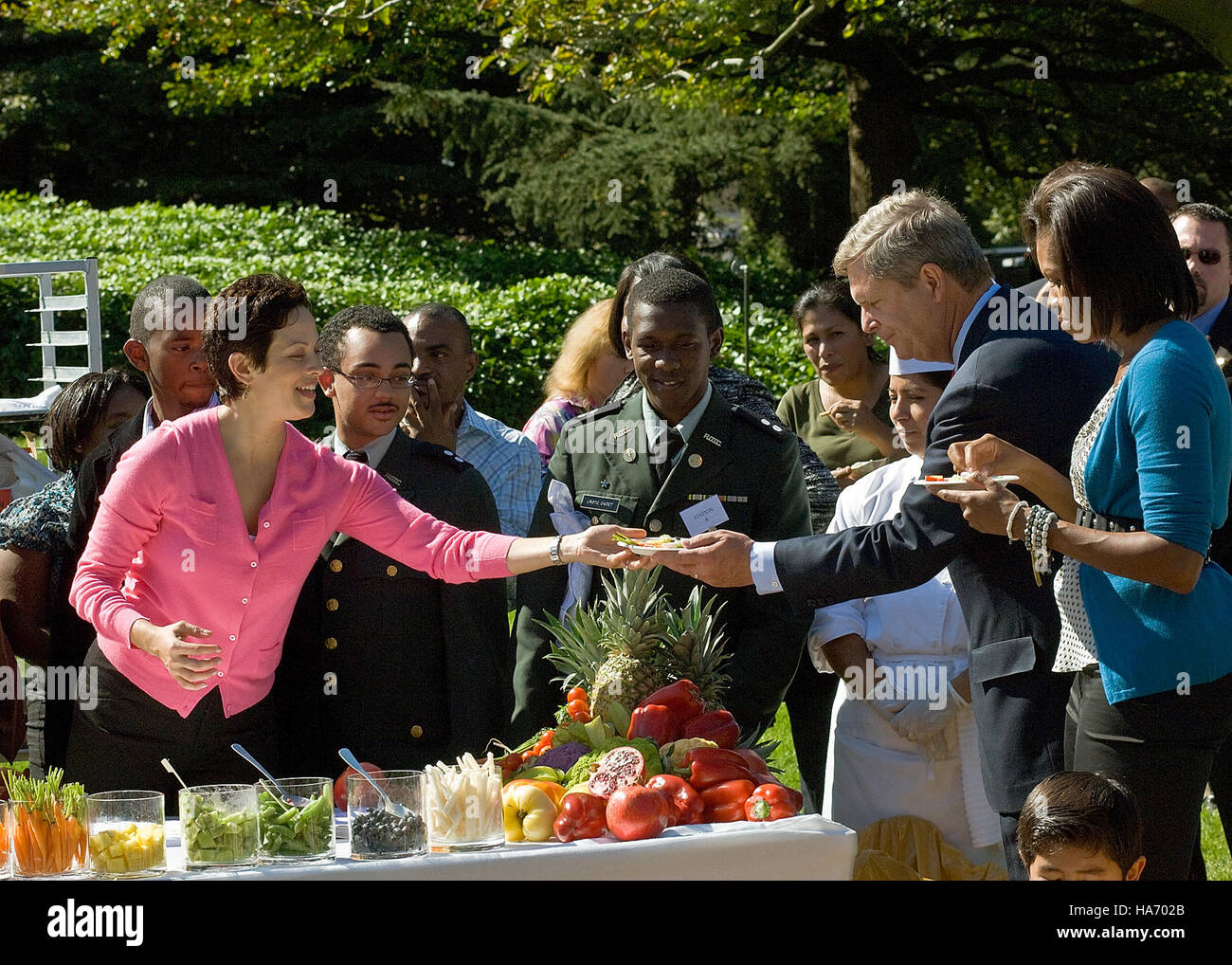 Alla Healthy Kids Fair di Washington D.C., la Chef Ellie Krieger si è unita alla First Lady Michelle Obama per promuovere un'alimentazione sana per i bambini. L'evento ha sottolineato l'importanza della nutrizione e del benessere, con particolare attenzione alle iniziative per la salute pubblica e il benessere. Foto Stock