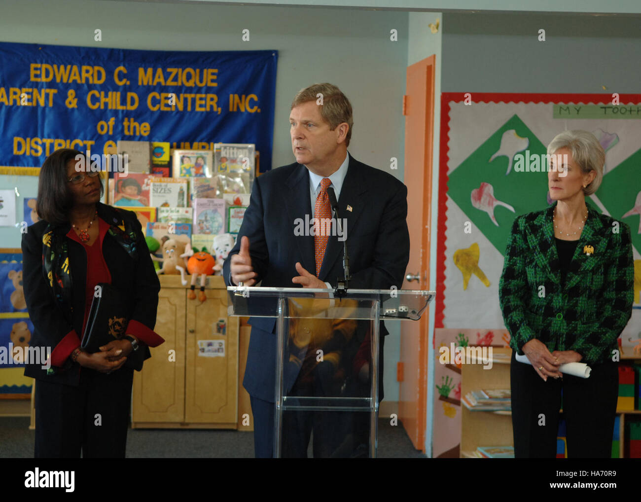 L'USDA collabora con il Dipartimento della salute e dei servizi umani (HHS) per affrontare i problemi di sicurezza alimentare all'interno dei parchi nazionali, promuovendo l'alimentazione e l'accesso a cibo sano per i visitatori del parco e le comunità circostanti. Foto Stock