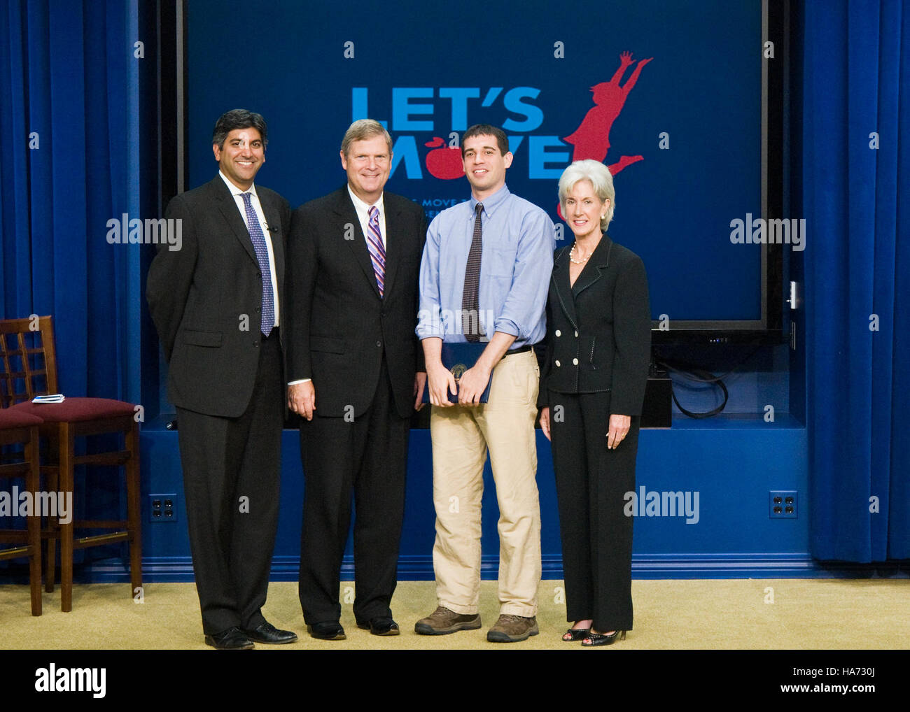 La foto mostra un evento del Dipartimento dell'Agricoltura degli Stati Uniti all'Eisenhower Executive Office Building* con *Tom Vilsack*, Segretario dell'Agricoltura. L'evento si è concentrato su iniziative come *Apps for Healthy Kids*, promuovendo una migliore alimentazione per i bambini attraverso la tecnologia e la politica. Foto Stock