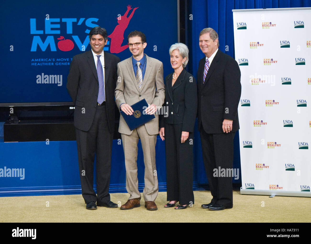Questa immagine mostra il Segretario dell'Agricoltura degli Stati Uniti Tom Vilsack che affronta un evento sulla nutrizione infantile presso l'Eisenhower Executive Office Building. L'iniziativa mira a migliorare la nutrizione infantile attraverso lo sviluppo di programmi di alimentazione sana. Foto Stock