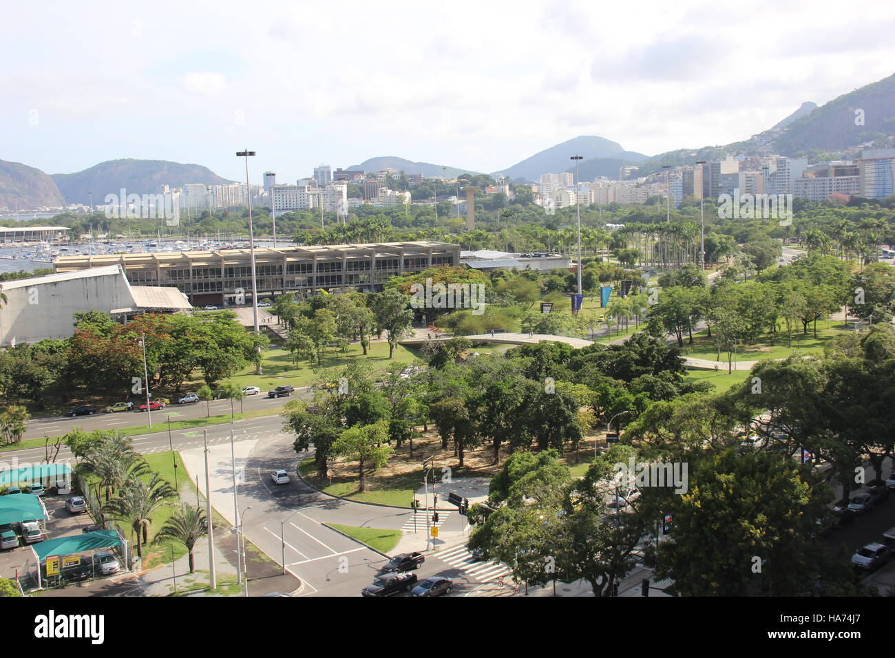 Rio de Janeiro, Brasile, 25 Novembre 2016: Aterro do Flamengo, nella regione centrale di Rio de Janeiro, visto dalla parte superiore di un edificio. Nelle immagini Foto Stock