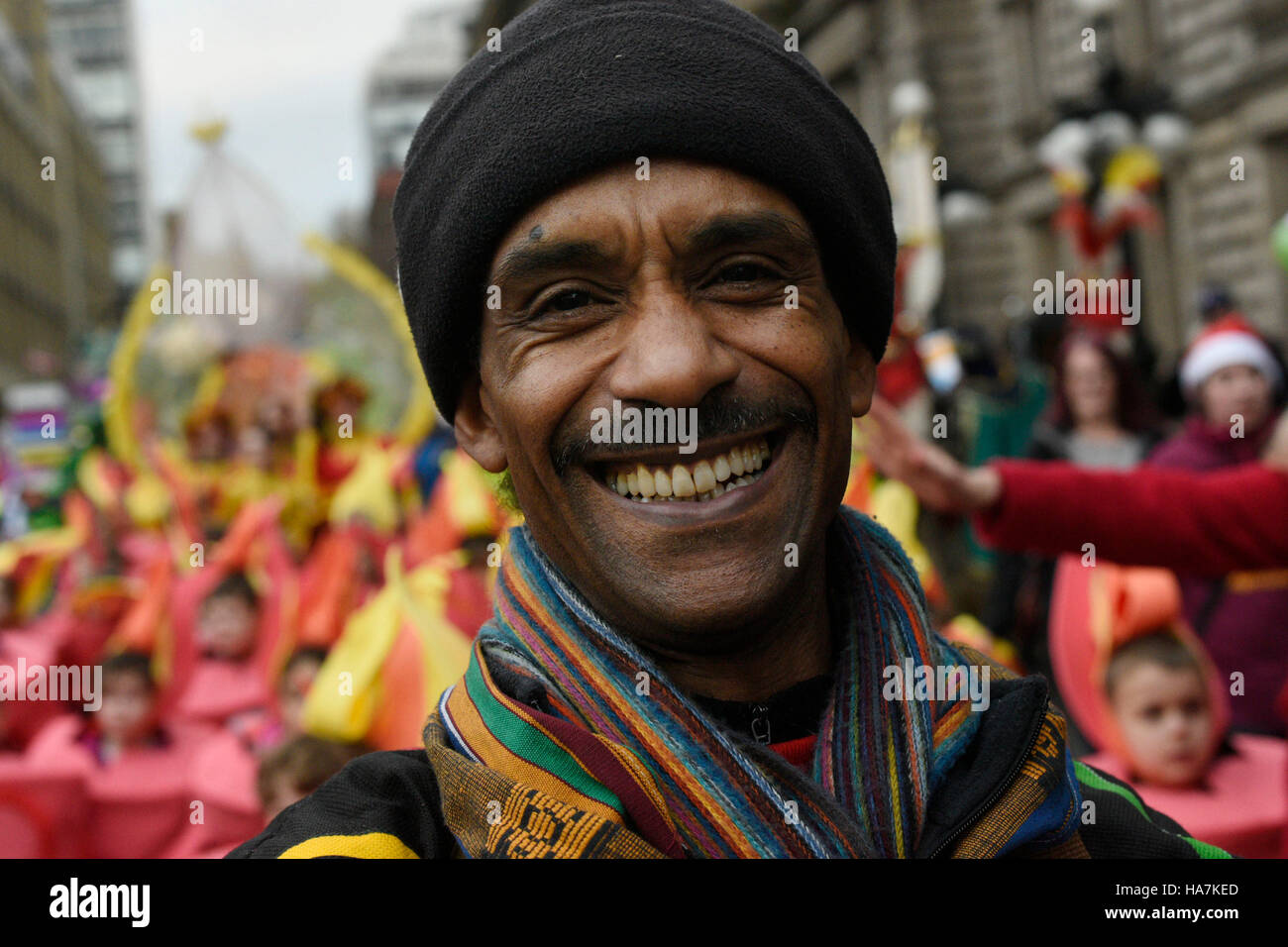 Una persona durante il medioevo lo stile a tema di miglio di carnevale in Glasgow. Foto Stock