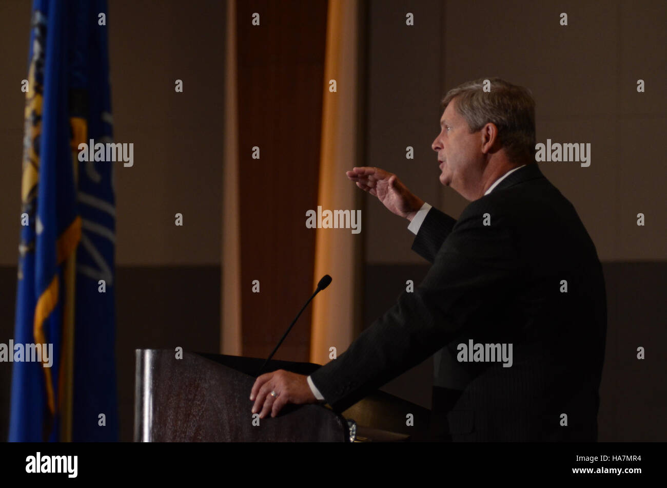 Una riunione presso l'Ufficio del Segretario dell'USDA affronta la politica agricola e ambientale, dimostrando il ruolo del dipartimento nella definizione della politica pubblica e delle pratiche agricole sostenibili. Foto Stock