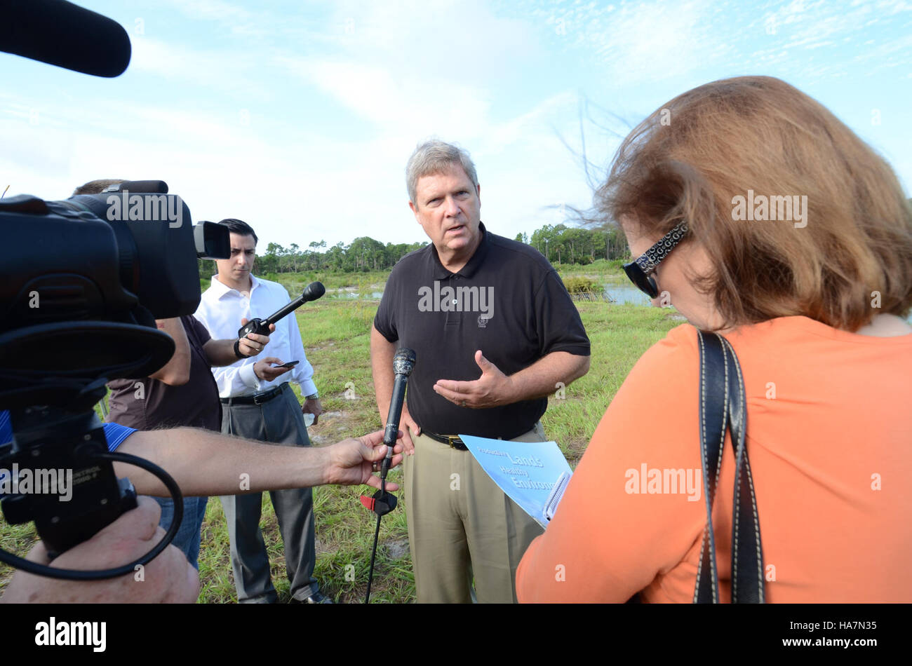 Questa iniziativa del Dipartimento dell'Agricoltura degli Stati Uniti si concentra sull'intersezione tra sicurezza alimentare, pratiche agricole e sfide politiche. Mira a promuovere sistemi alimentari sostenibili affrontando al contempo le complessità della produzione e della distribuzione alimentare a livello mondiale. Foto Stock