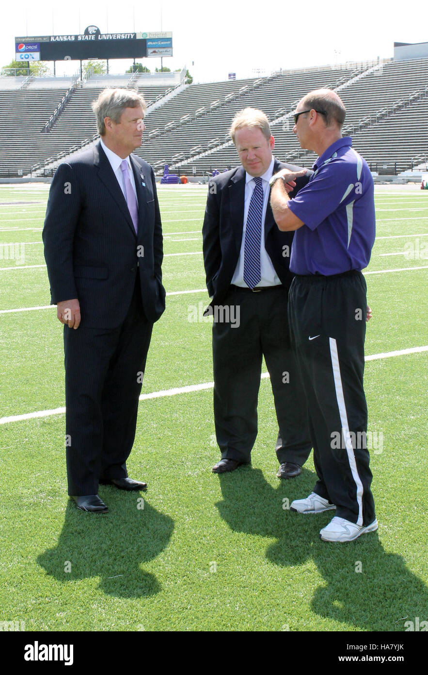 Il segretario Vilsack tiene una conferenza sulla politica agricola presso la Kansas State University, discutendo il ruolo dell'USDA nel plasmare le pratiche agricole nazionali e promuovere pratiche agricole sostenibili. Foto Stock