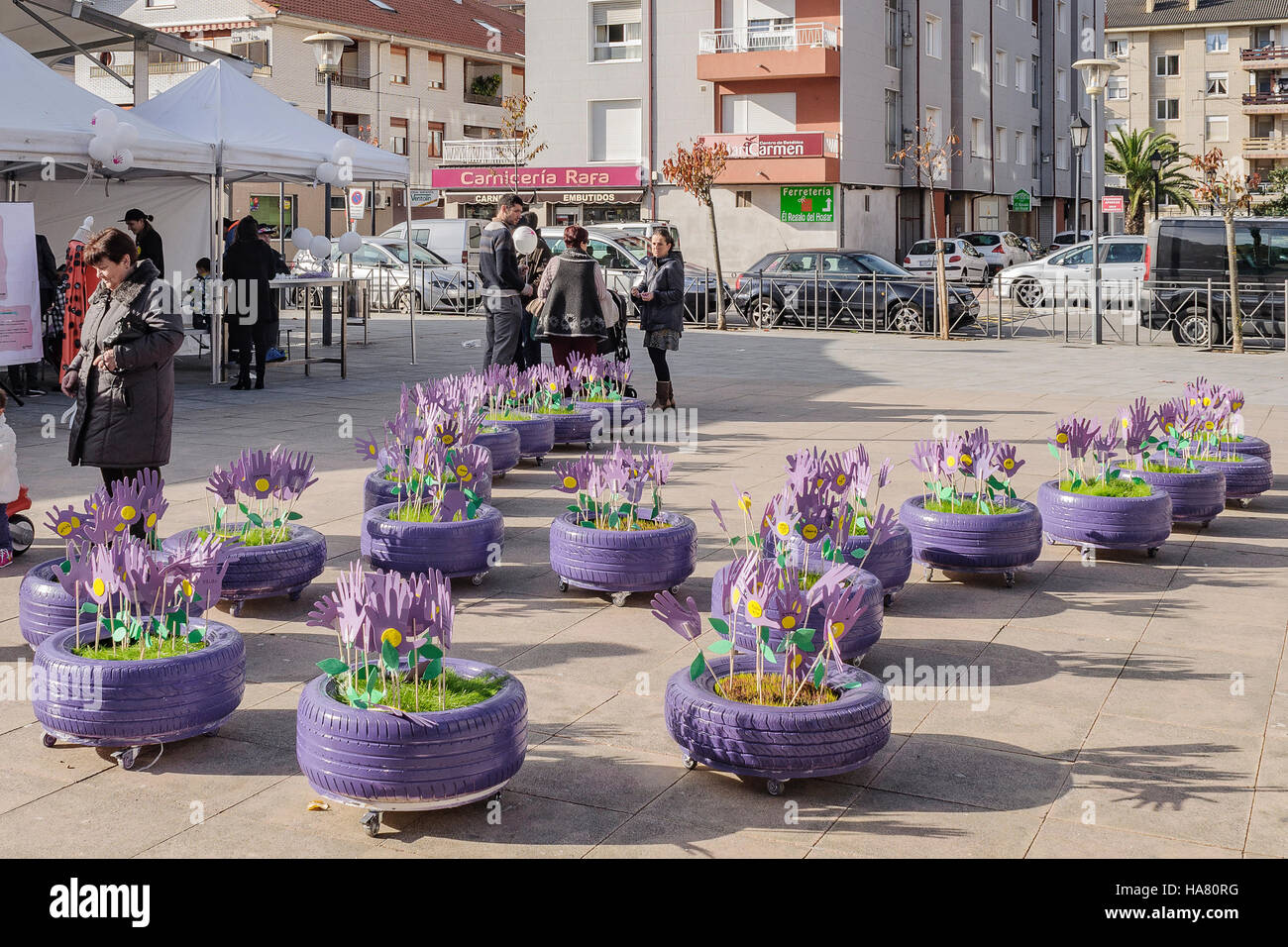 Giornata contro la violenza di genere nella città di Colindres Cantabria, Spagna, Europa. Foto Stock