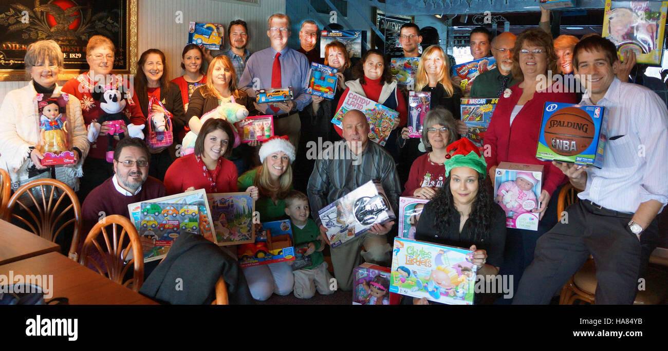 Il PA Toys for Tots Group collabora con l'USDA per sostenere le iniziative della comunità, offrendo regali e promuovendo donazioni di beneficenza durante le festività natalizie nelle regioni dei parchi nazionali di tutti gli Stati Uniti. Foto Stock Il PA Toys for Tots Group collabora con l'USDA per sostenere le iniziative della comunità, offrendo regali e promuovendo donazioni di beneficenza durante le festività natalizie nelle regioni dei parchi nazionali di tutti gli Stati Uniti. Foto Stock