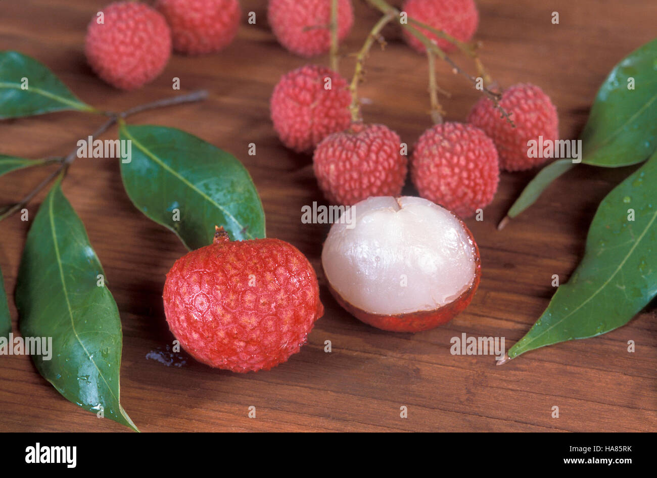La ricerca condotta dall'USDA si concentra sui benefici nutrizionali dei frutti Litchi chinensis (litchi). Gli studi evidenziano il suo potenziale contributo alla salute umana, in particolare per quanto riguarda il contenuto di vitamine e antiossidanti. Foto Stock