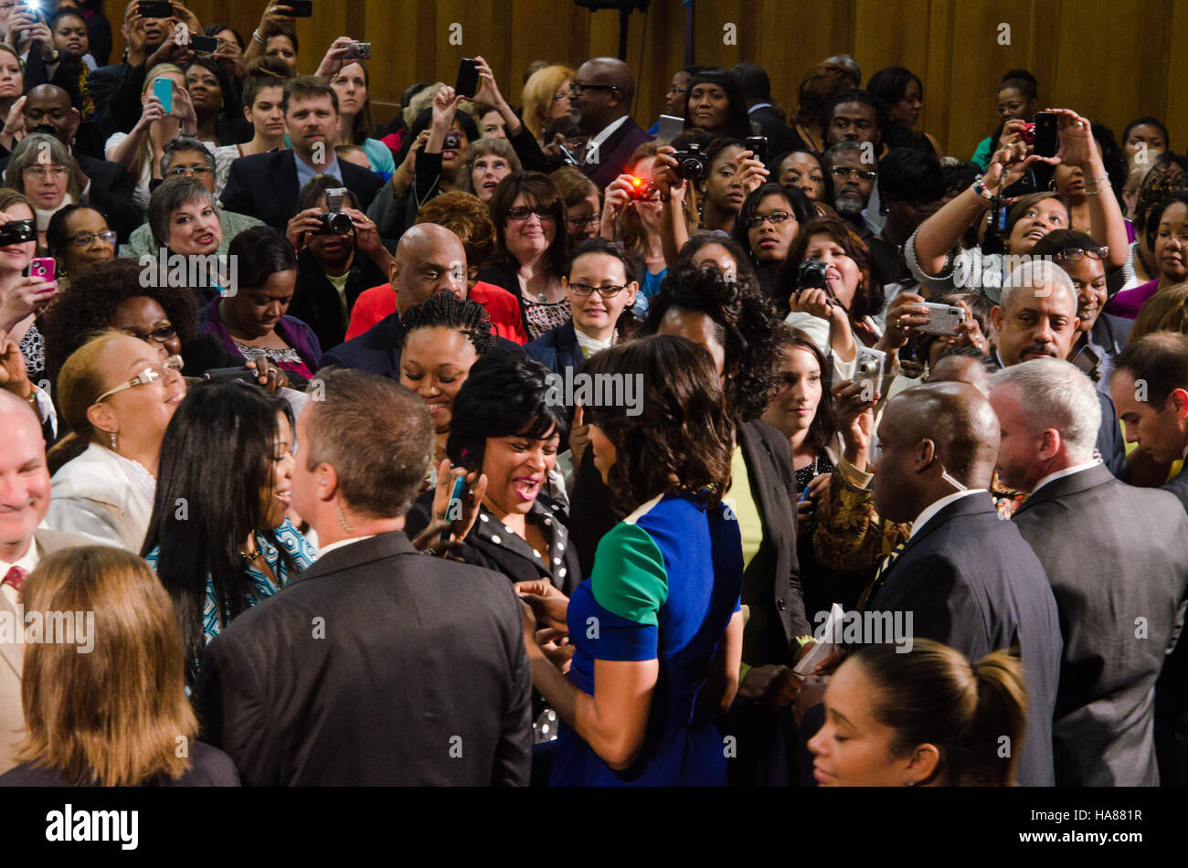 La First Lady Michelle Obama ha partecipato a un evento dell'USDA sul miglioramento della sicurezza alimentare e della nutrizione infantile, sottolineando l'alimentazione sana e l'impegno della comunità in iniziative legate al cibo. Foto Stock