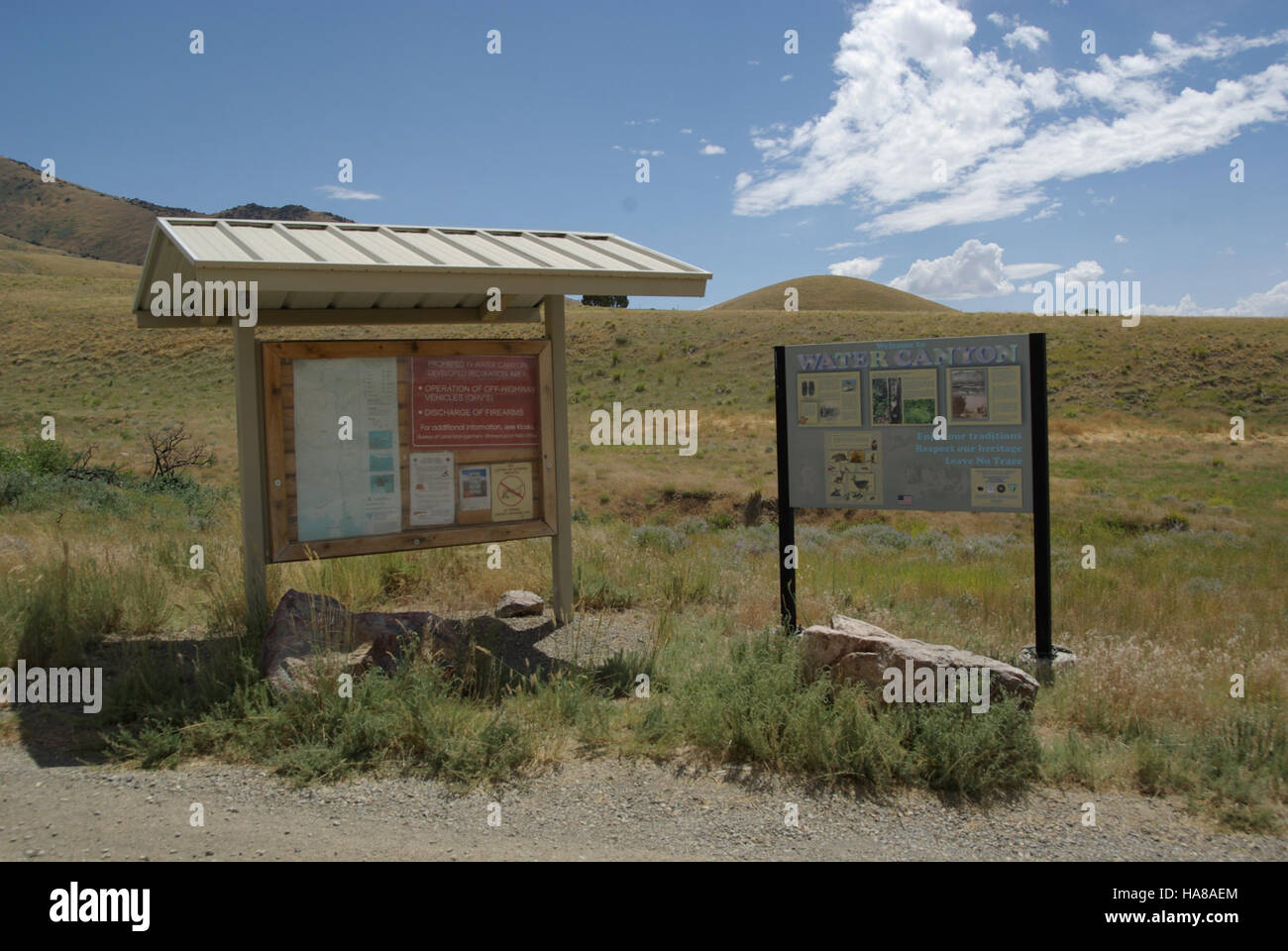 Water Canyon Recreation area, gestita dal Bureau of Land Management (BLM), offre ai visitatori indicazioni interpretative per conoscere le caratteristiche geologiche ed ecologiche uniche della zona. Il sito promuove attività ricreative all'aperto e educazione ambientale. Foto Stock