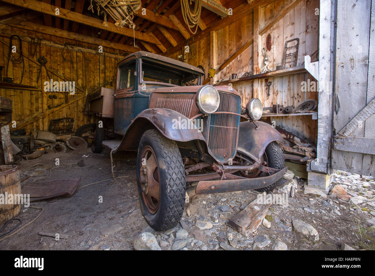 I veicoli Bremner nei parchi nazionali dell'Alaska sono utilizzati per il trasporto e la ricerca, supportando il lavoro scientifico sul campo e l'accesso dei visitatori in aree remote. Foto Stock