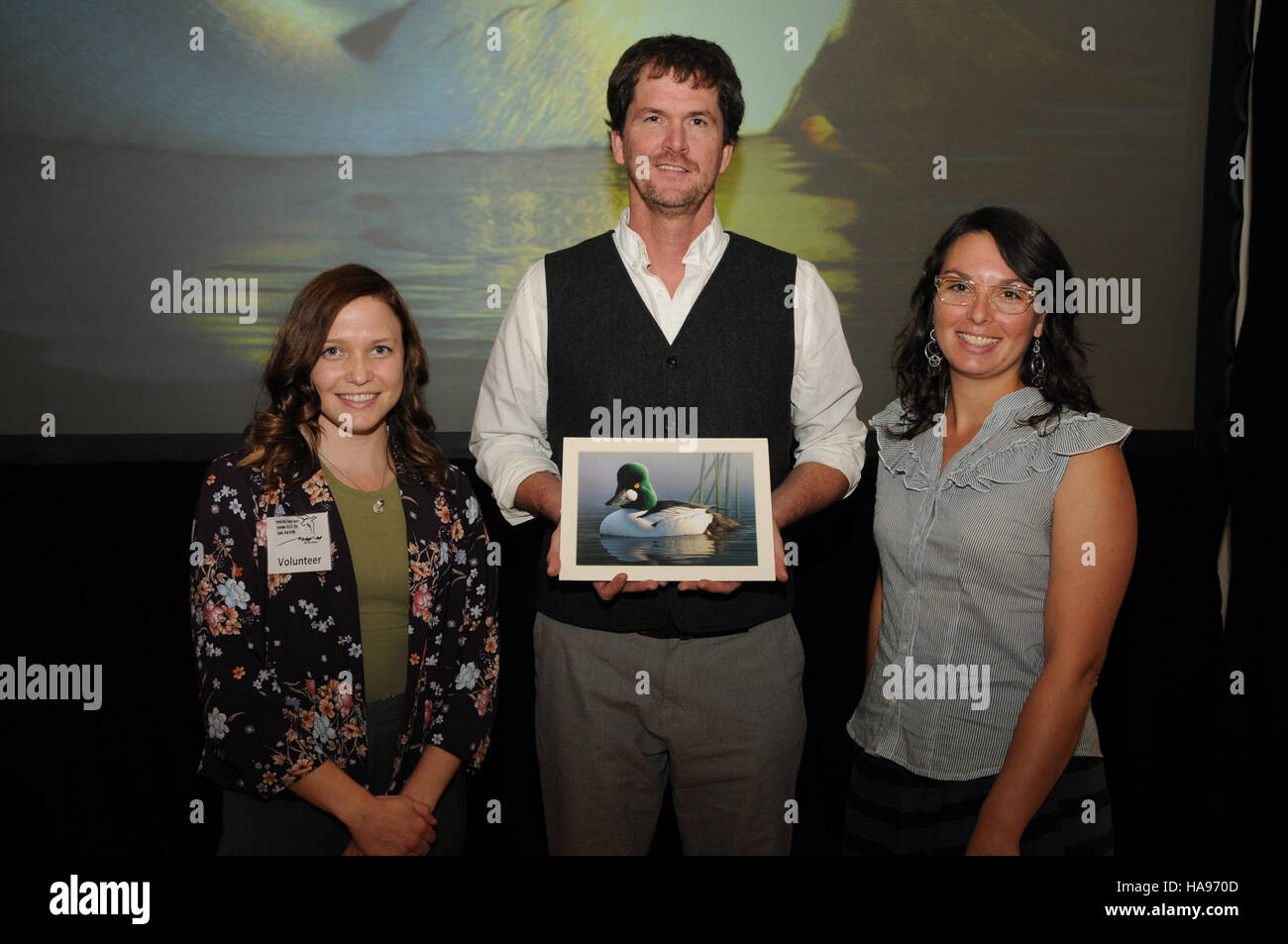 L'immagine mostra un potente messaggio per la conservazione della fauna selvatica da parte della divisione Mountain-Prairie del Fish and Wildlife Service degli Stati Uniti, che promuove l'importanza di preservare la fauna selvatica. Il messaggio "Everyone Loves a Winner" mette in evidenza gli sforzi di conservazione che contribuiscono alla biodiversità e alla salute ecologica. Foto Stock