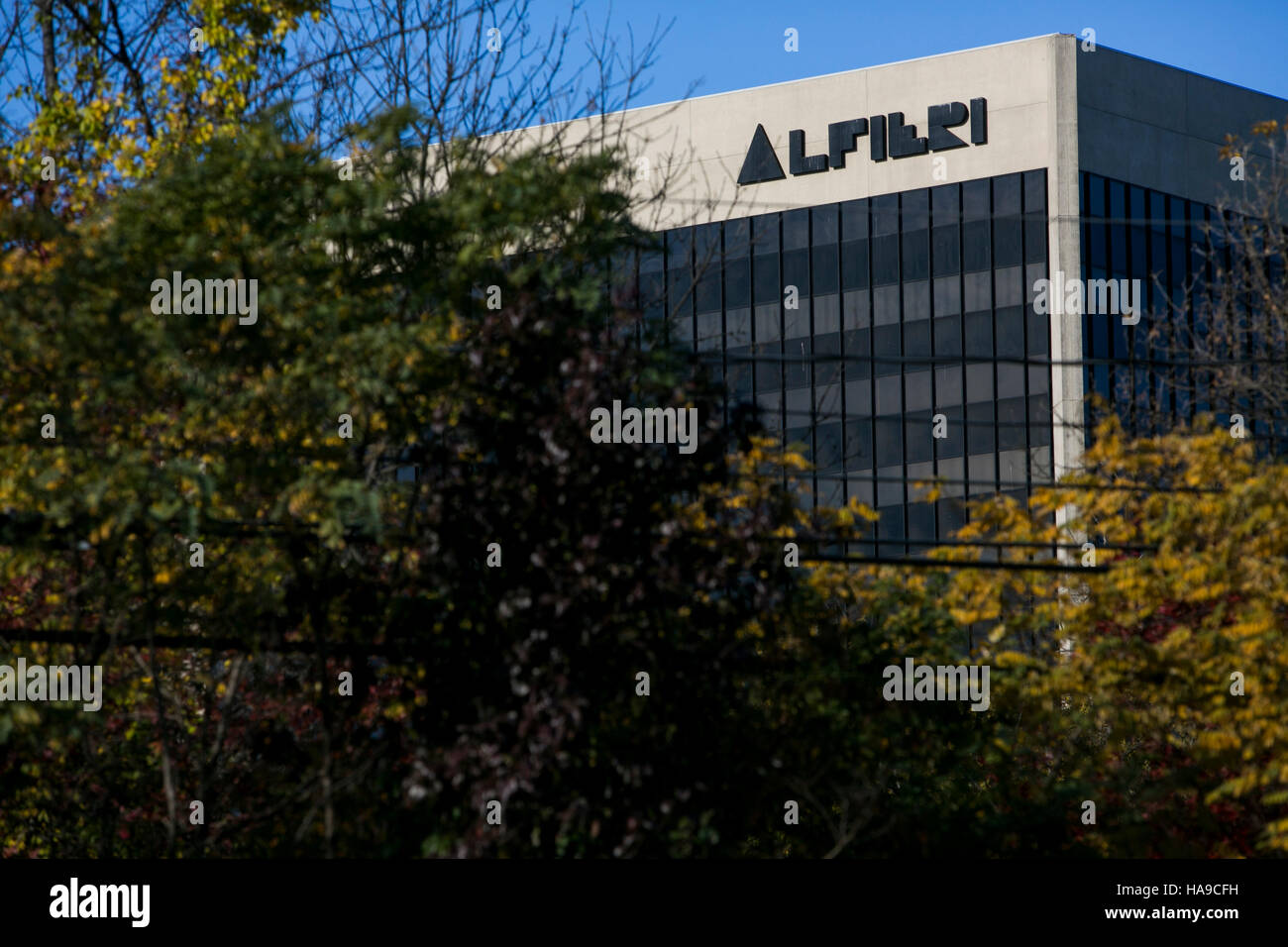 Un segno del logo al di fuori di una struttura occupata da Alfieri Property Management in Edison, New Jersey il 6 novembre 2016. Foto Stock