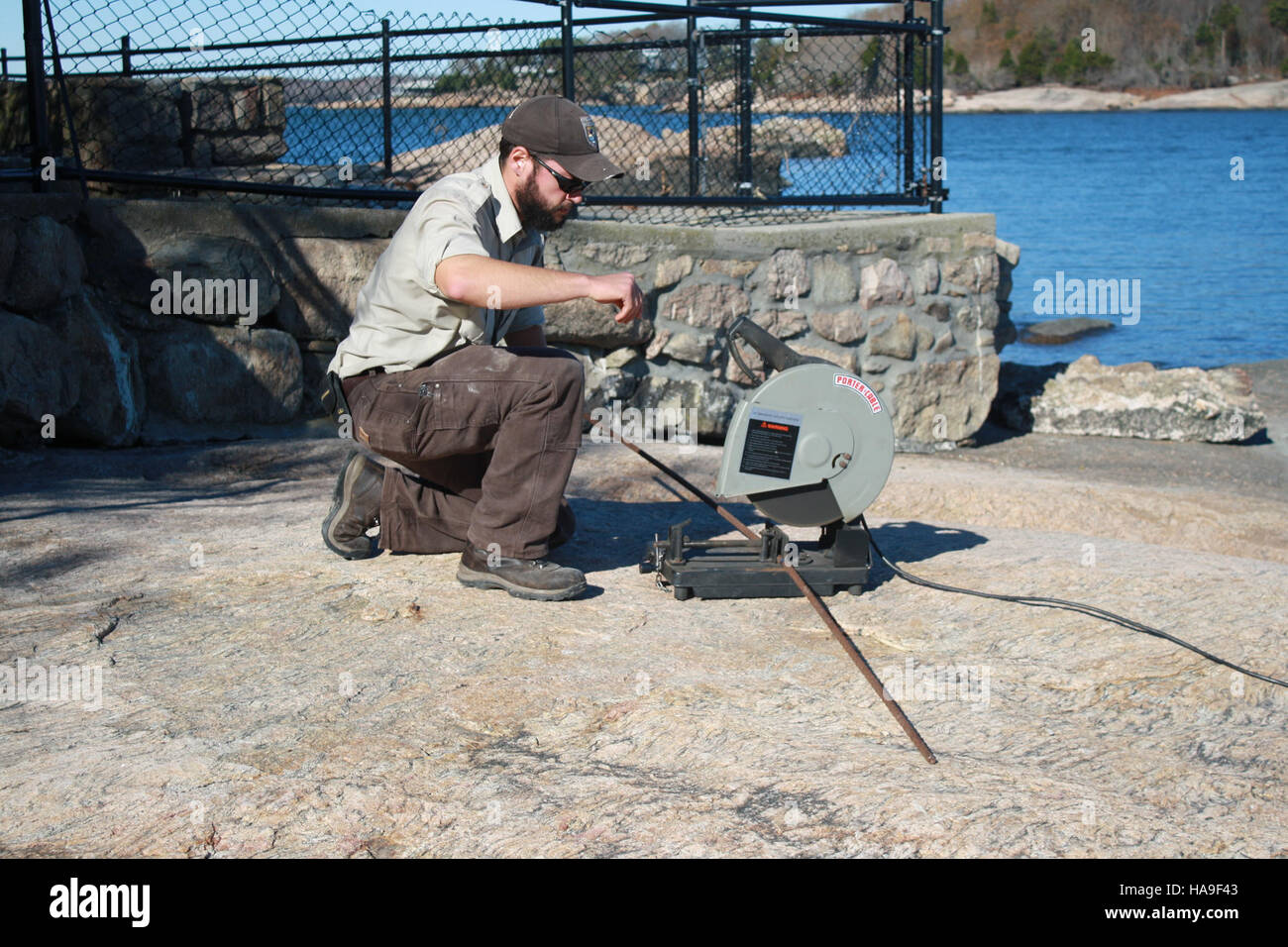 8157813397 usfwsnortheast Inizio riparazioni a Stewart B. McKinney National Wildlife Refuge (CT) Foto Stock