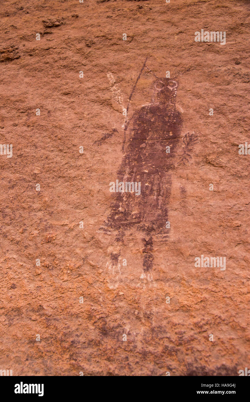 Una vista dettagliata di una scena del raccolto nel Parco Nazionale delle Canyonlands, che illustra i diversi ecosistemi del parco e il legame storico tra l'attività umana e il paesaggio. Il parco offre una panoramica del patrimonio naturale e culturale. Foto Stock