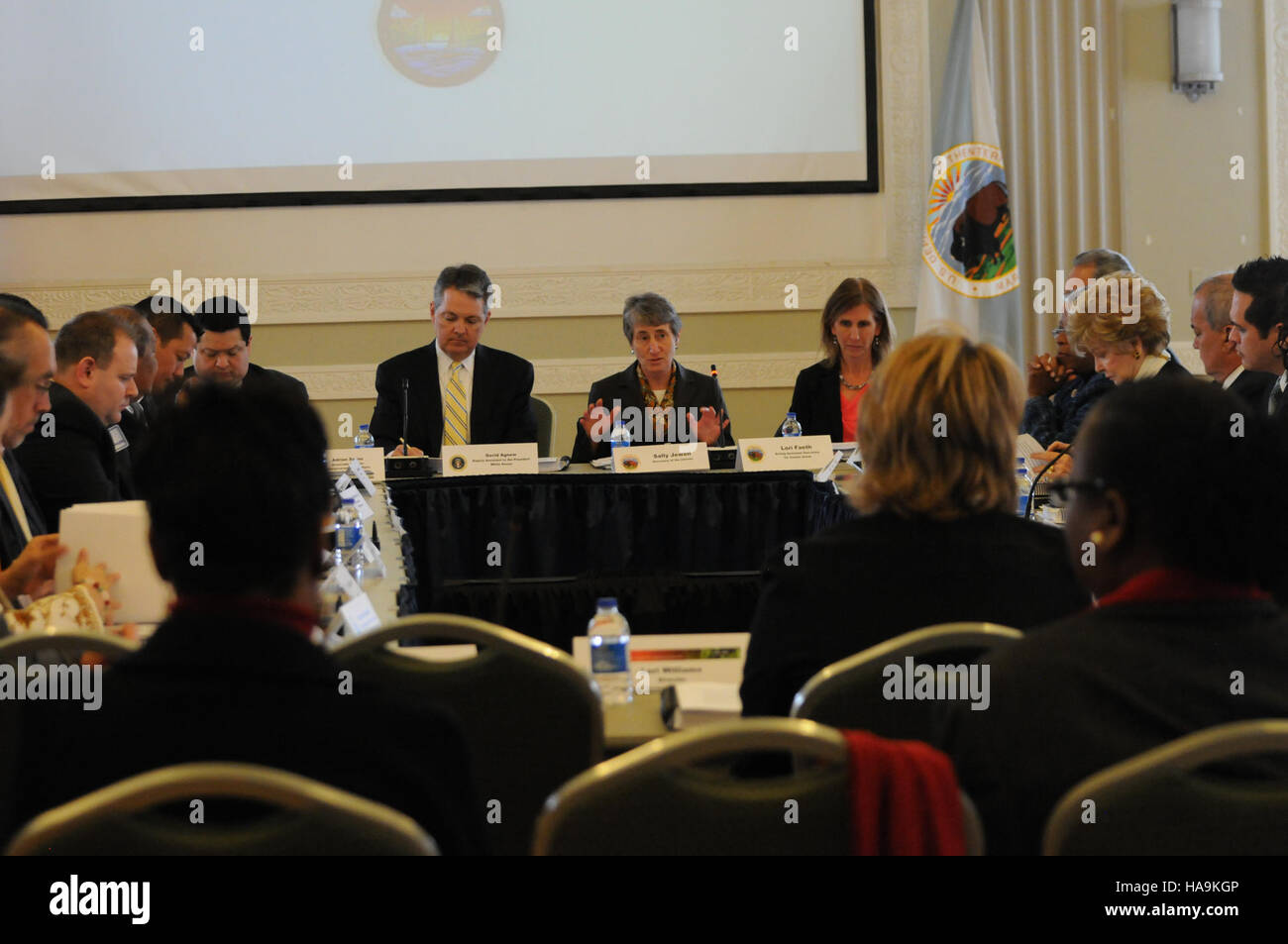 Una foto dell'Office of Information Technology (OIT) all'interno del Dipartimento degli interni degli Stati Uniti, che evidenzia l'intersezione tra natura, parchi nazionali e politica governativa. Foto Stock