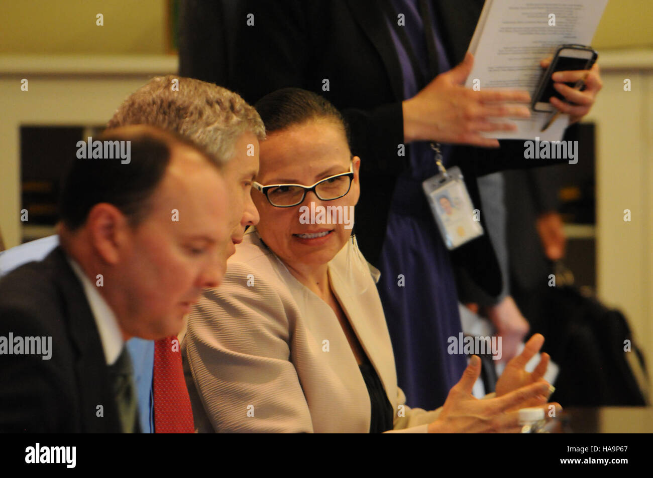 Questo progetto sotto il Department of the Interior (DOI) si concentra sulla gestione del parco nazionale, la scienza e gli sforzi di conservazione ambientale negli Stati Uniti. Essa mette in evidenza le azioni politiche volte a proteggere i parchi nazionali e i loro ecosistemi. Foto Stock