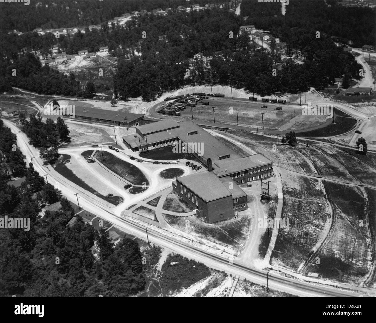 Una foto che evidenzia un sito specifico all'interno di un parco nazionale, che mostra le infrastrutture efficienti dal punto di vista energetico e le pratiche sostenibili integrate nella gestione del parco. Ciò sottolinea il ruolo del Dipartimento dell'energia nel sostenere iniziative ecocompatibili nei parchi nazionali. Foto Stock