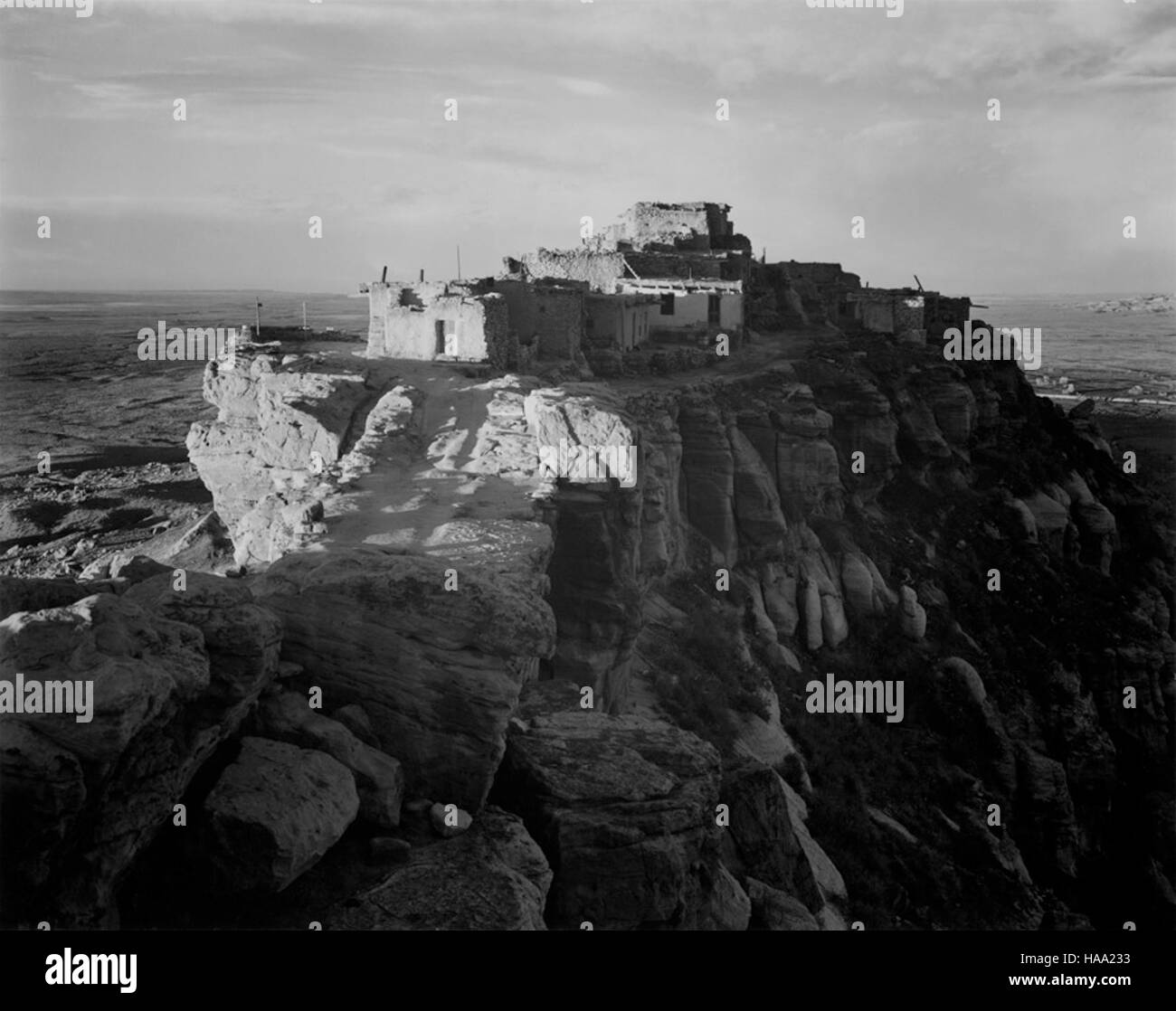 Il progetto murale di Ansel Adams (1941-1942) è stato commissionato dal National Park Service per promuovere la sensibilizzazione del pubblico sui parchi nazionali. La sua iconica fotografia in bianco e nero del paesaggio americano ha catturato la bellezza e la grandezza dei parchi di tutti gli Stati Uniti, ispirando sforzi di conservazione e conservazione. Foto Stock