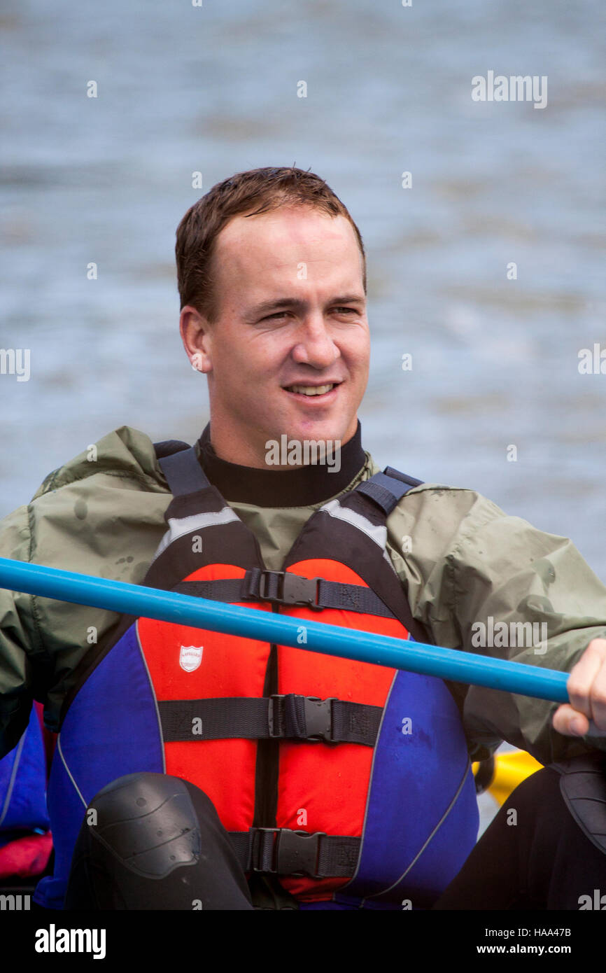 Peyton Manning kayak e rilassante sul fiume Snake Foto Stock