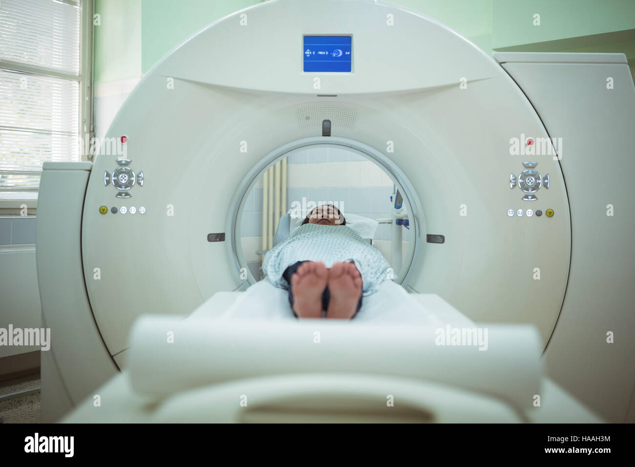 Paziente sottoposto a scansione CT TEST Foto Stock