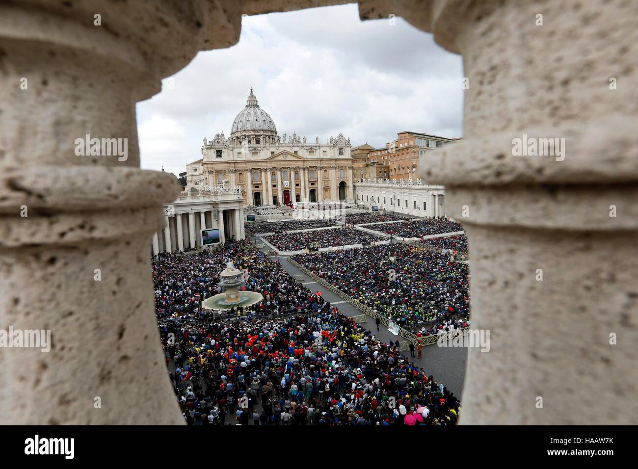 Santa Messa Giubileo dei Bambini, Piazza San Pietro, Roma, Italia, 24/04/2016 il credito © Remo Casilli/Sintesi/Alamy Stock Photo Foto Stock