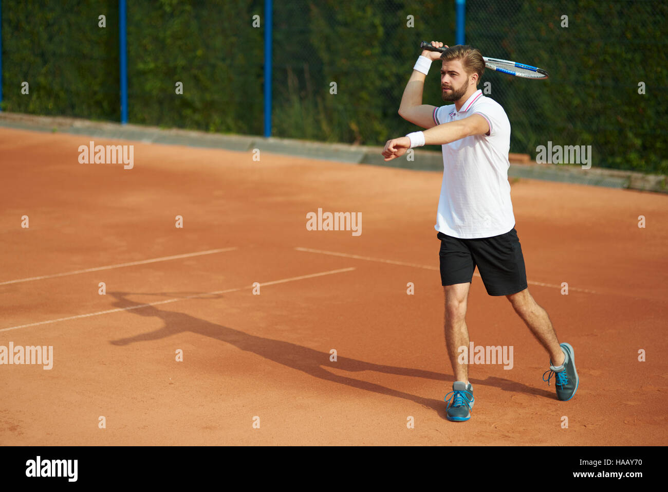 Giocatore di Tennis racchetta con la corte Foto Stock