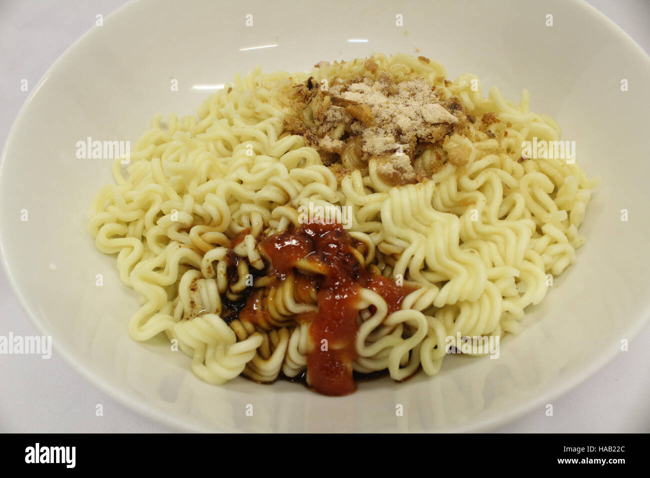 Indonesiano a base di noodle istantanei fast food cucina asiatica Foto Stock