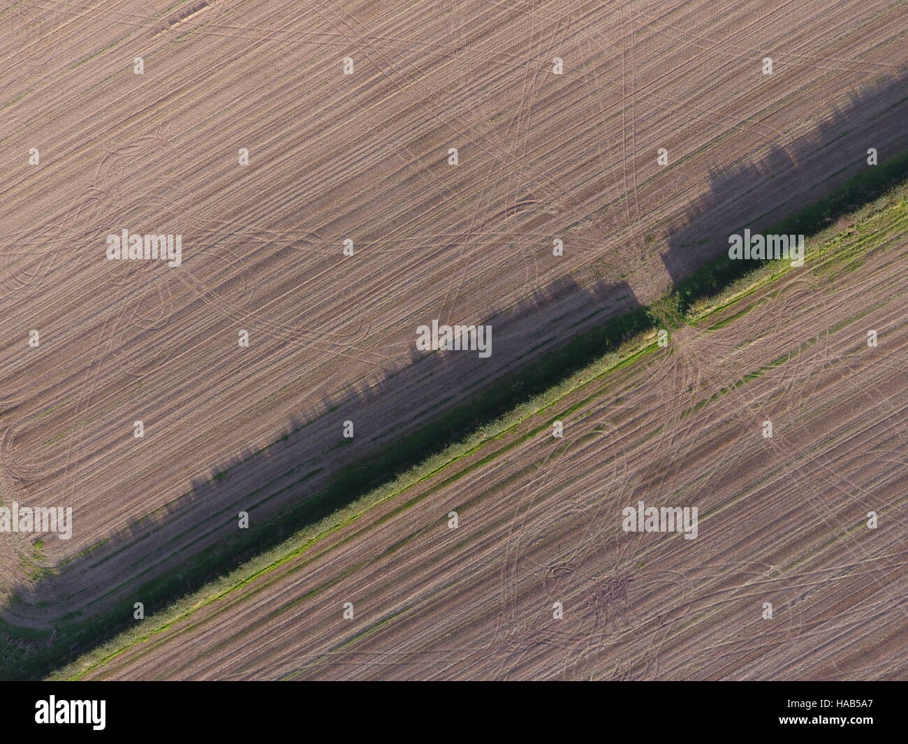 Immagine aerea del campo arato in Cheshire Foto Stock