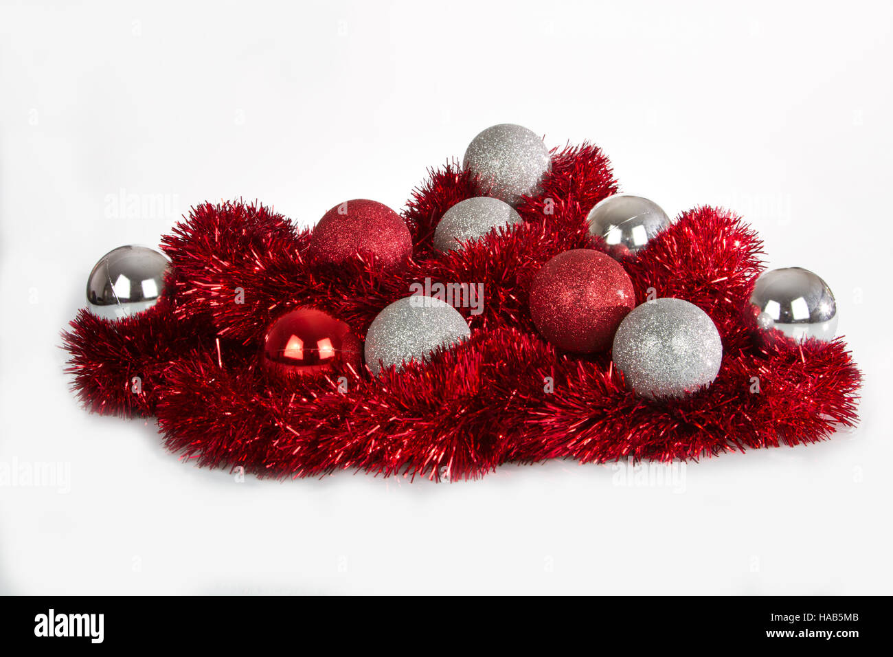 Le decorazioni di Natale su sfondo bianco. Foto Stock