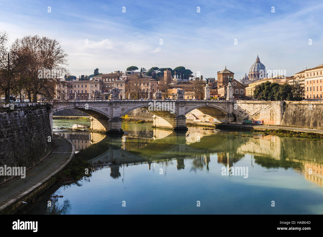 Roma, vista di Vittorio Emanuele II bridge Foto Stock
