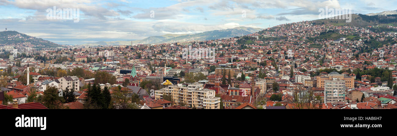 Bellissima vista su Sarajevo la città capitale della Bosnia ed Erzegovina Foto Stock