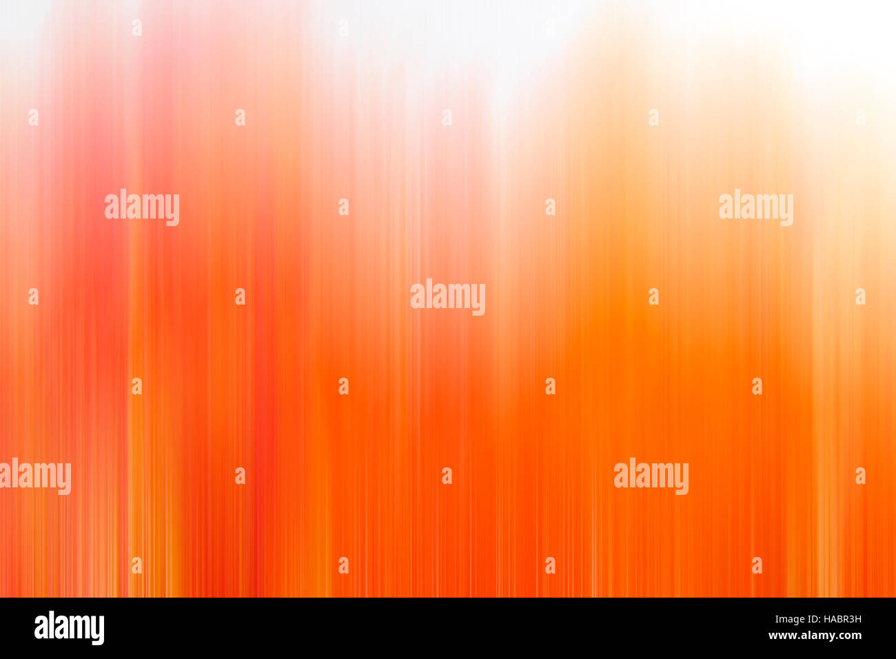 Arancio astratto linee sfocate sullo sfondo Foto Stock