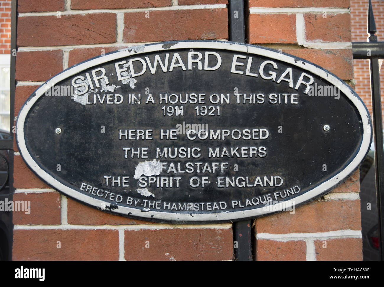 Marcatura della placca il sito di una casa del compositore sir Edward elgar, Hampstead, Londra, Inghilterra Foto Stock