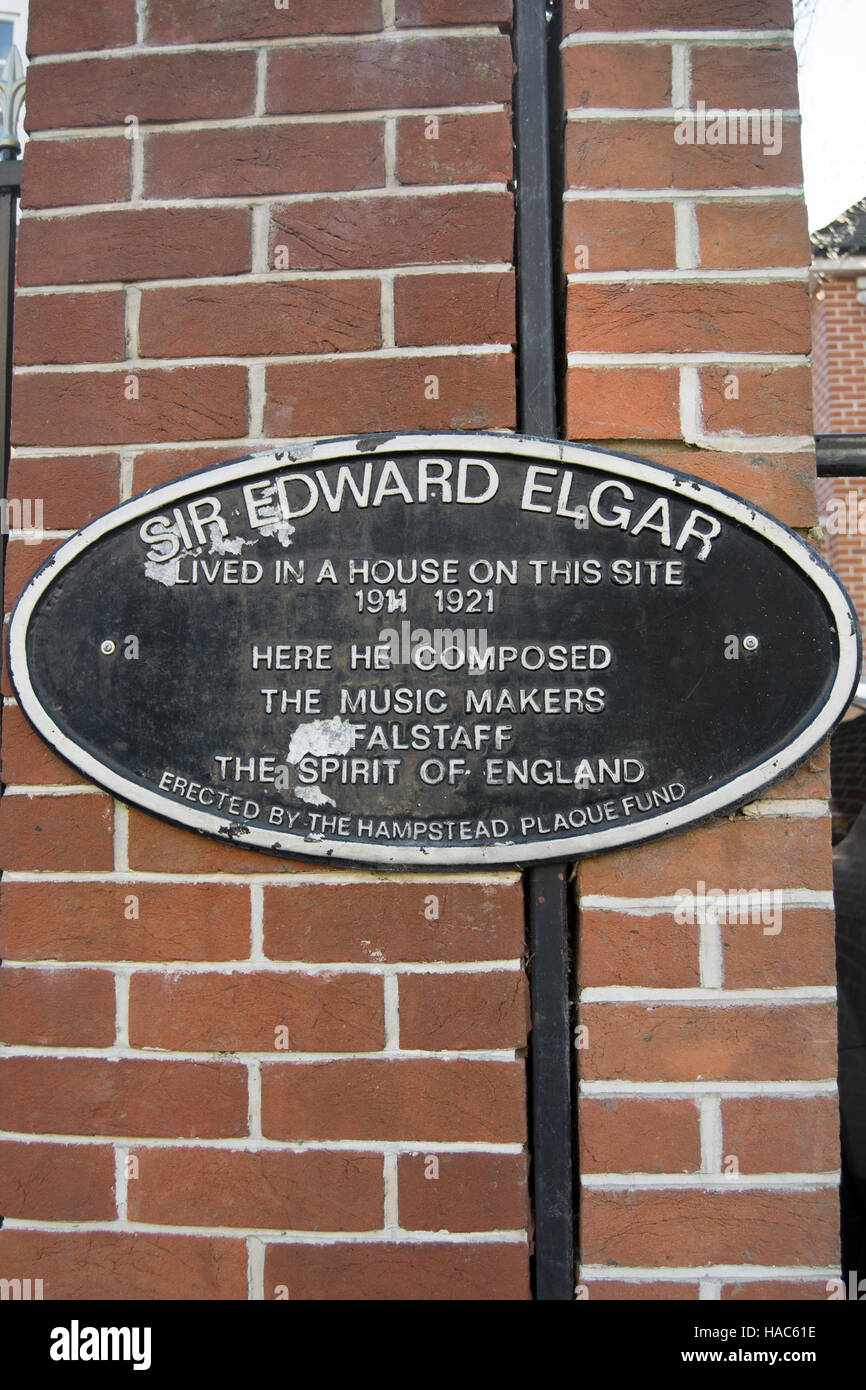 Marcatura della placca il sito di una casa del compositore sir Edward elgar, Hampstead, Londra, Inghilterra Foto Stock