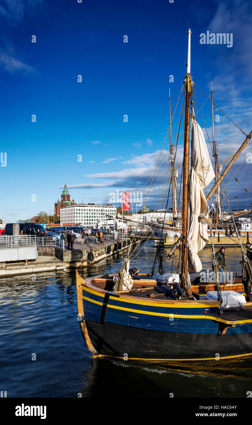 In legno antico barche a vela a Helsinki City Central porto Finlandia Foto Stock