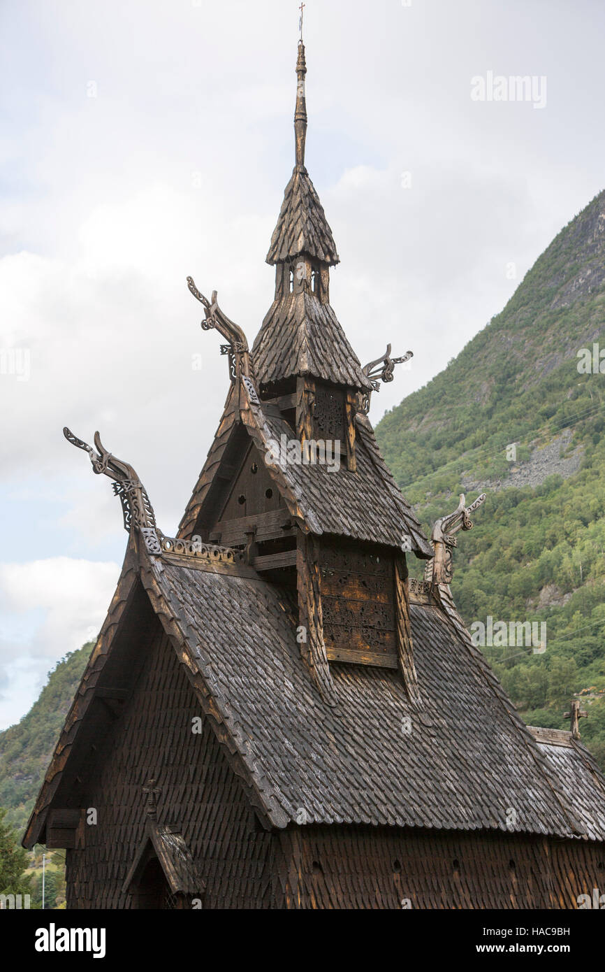 In the gables fine del tetto, Borgund doga Chiesa, Borgund, Laerdal, Sogn og Fjordane, Norvegia. Foto Stock