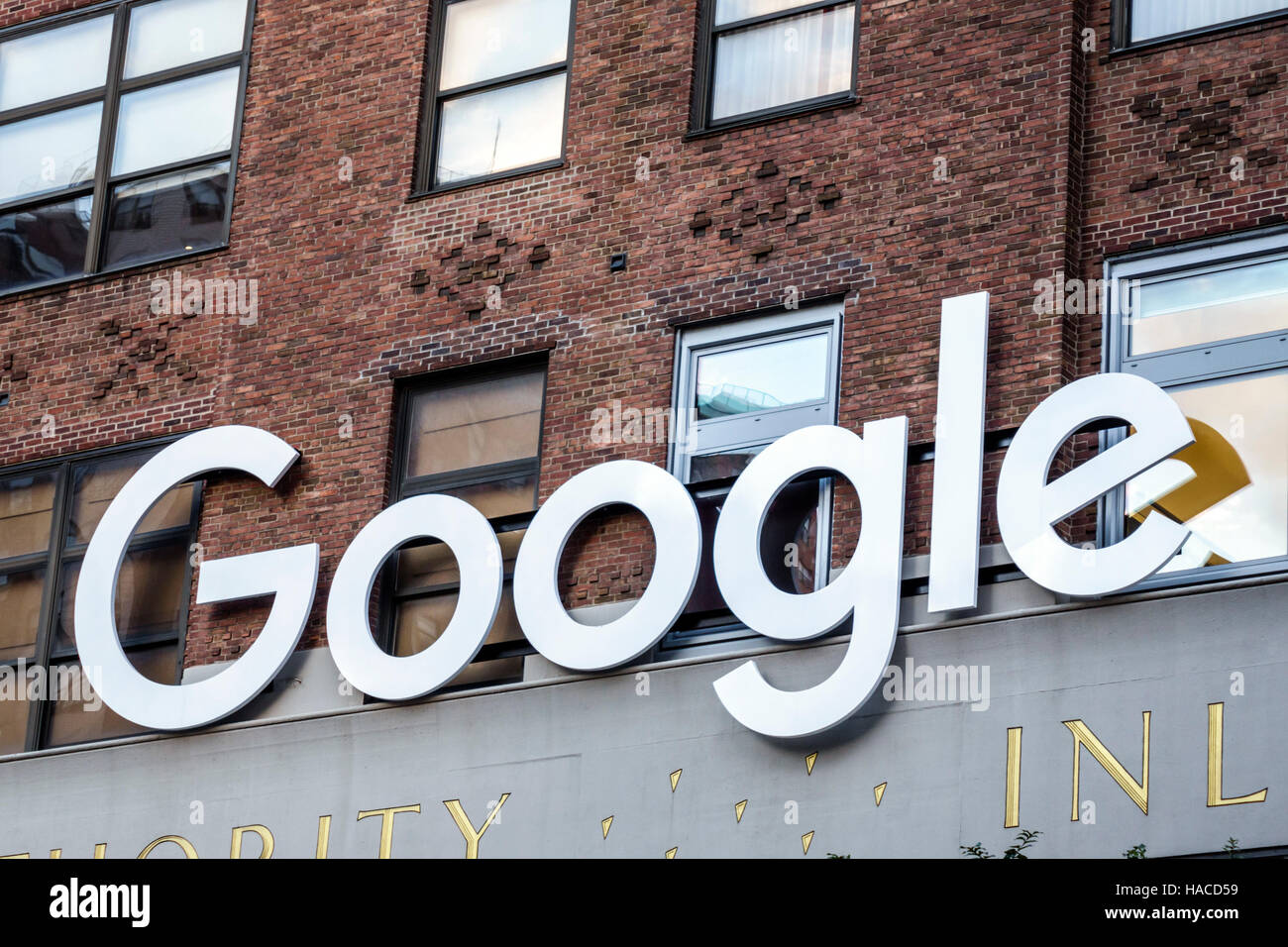 New York City,NY NYC Manhattan,Chelsea,Google,edificio dell'autorità portuale,cartello,logo aziendale,edificio degli uffici,NY160720115 Foto Stock
