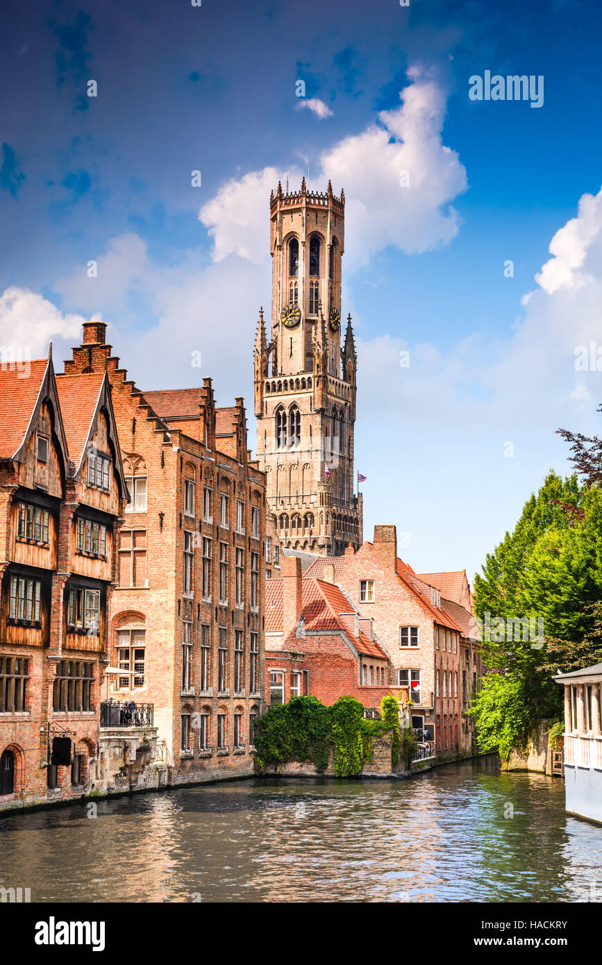 Bruges, Belgio. Paesaggio con acqua canal a Bruges, "Venezia del Nord", città delle Fiandre, in Belgio Foto Stock