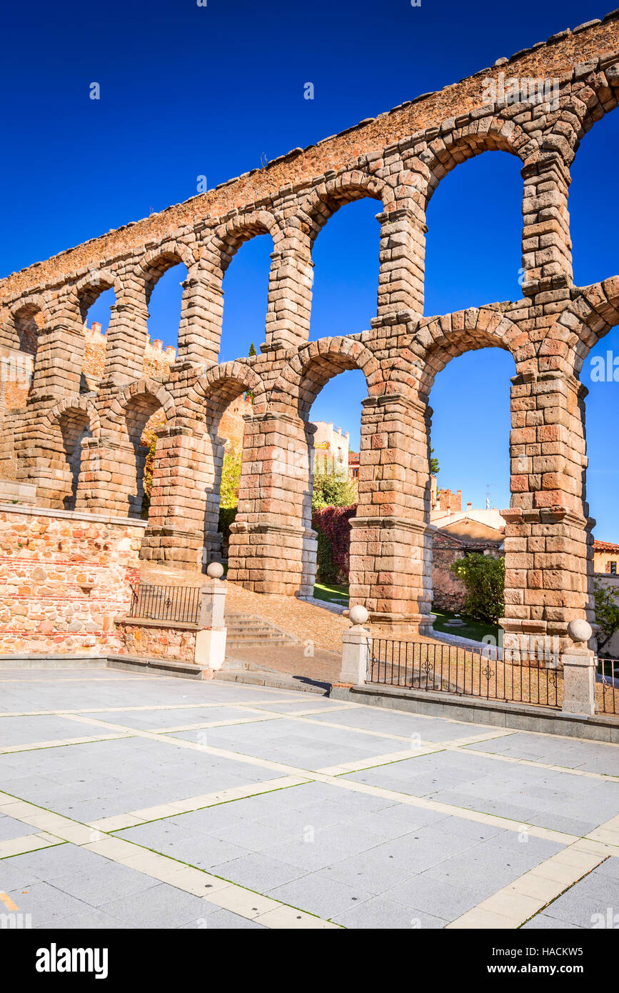 Segovia, Castilla y Leon. Acquedotto romano ponte di Segovia in Castiglia in Spagna. Foto Stock