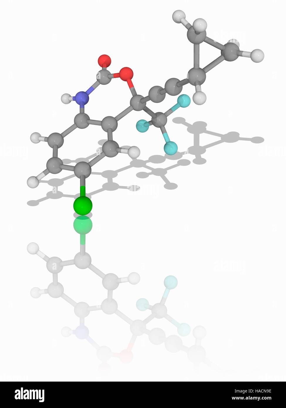 Efavirenz. Il modello molecolare del non-nucleosidici inibitori della trascrittasi inversa farmaco efavirenz (C14.H9.Cl.F3.N.O2). Questo è usato come parte di una terapia antiretrovirale estremamente attiva nel trattamento dell'HIV (il virus di immunodeficienza umana). Gli atomi sono rappresentati da sfere e sono codificati a colori: carbonio (grigio), Idrogeno (bianco), Azoto (blu), Ossigeno (rosso), il fluoro (ciano) e cloro (verde). Illustrazione. Foto Stock