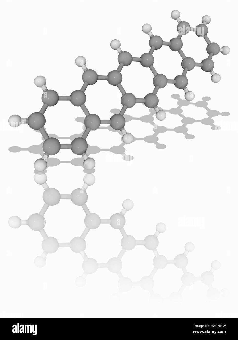 Pentacene. Il modello molecolare degli idrocarburi policiclici aromatici pentacene di idrocarburi (C22.H14), una sostanza chimica che agisce come un semiconduttore organico. Gli atomi sono rappresentati da sfere e sono codificati a colori: carbonio (grigio) e idrogeno (bianco). Illustrazione. Foto Stock