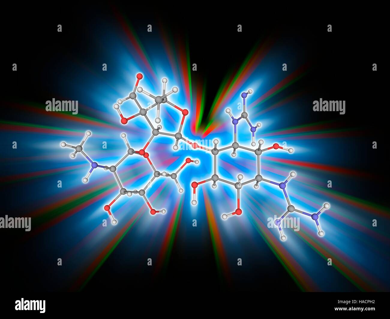 La streptomicina. Il modello molecolare del farmaco antibiotico streptomicina (C21.H39.N7.O12), una proteina inibitore di sintesi che è usato per il trattamento della tubercolosi. Gli atomi sono rappresentati da sfere e sono codificati a colori: carbonio (grigio), Idrogeno (bianco), Azoto (blu) e ossigeno (rosso). Illustrazione. Foto Stock