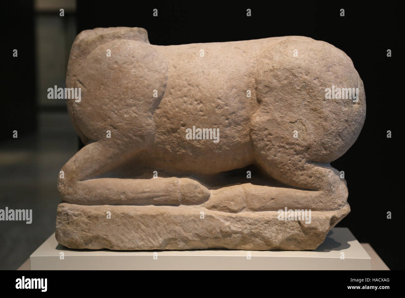 Quadruped scultura. Calcare. Cultura Iberica. Del IV secolo A.C. Camera di sepoltura, La Horca Hill, Toya (Peal de Becerro, Jaen). Foto Stock