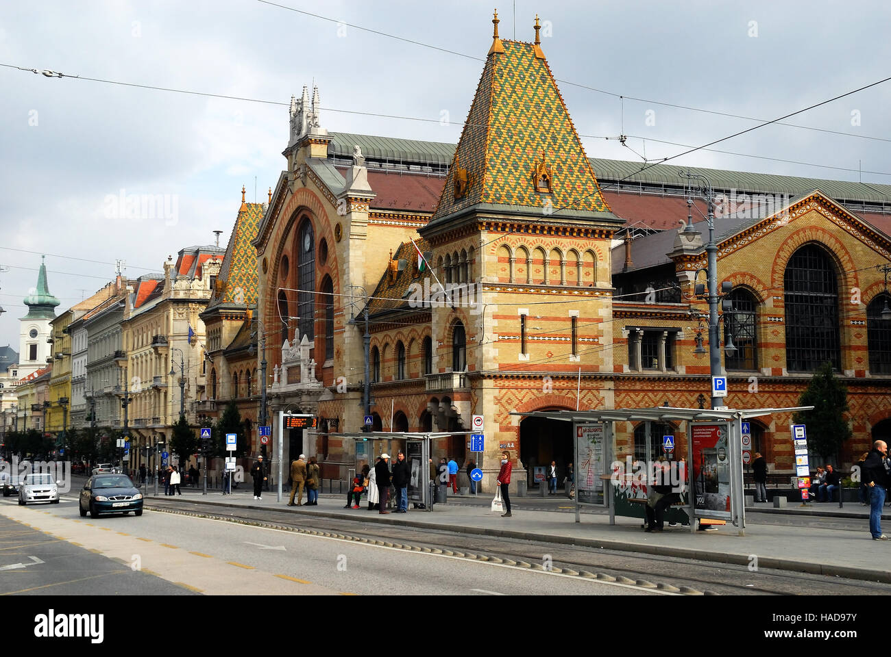 Budapest Ungheria L Ingresso Del Grande Mercato Coperto O Mercato Centrale Ungherese Nagyvasarcsarnok In Vamhaz Krt Inglese Vamhaz Street E Il Piu Grande E Il Piu Antico Mercato Coperto Di Budapest