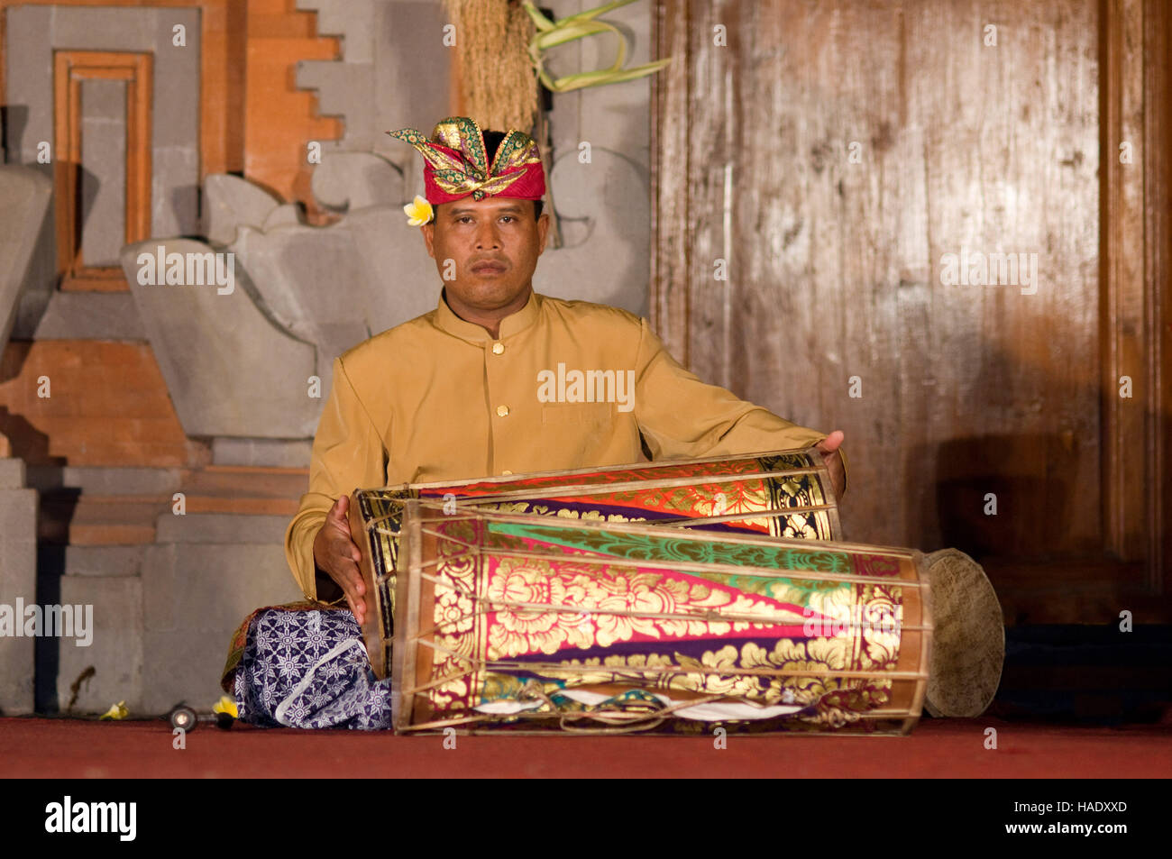 La danza denominato "Danza Legong' presso il palazzo di Ubud. Ubud-Bali. Tradizionale danza balinese in Ubud. Ci sono molti danza Balinese spettacoli da vedere in Foto Stock