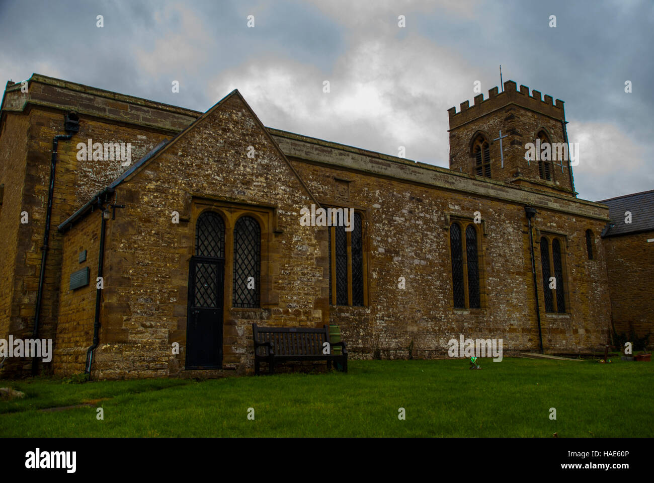 Nel profondo del cuore di Northampton è una bellissima chiesa antica, St Johns Chiesa Foto Stock
