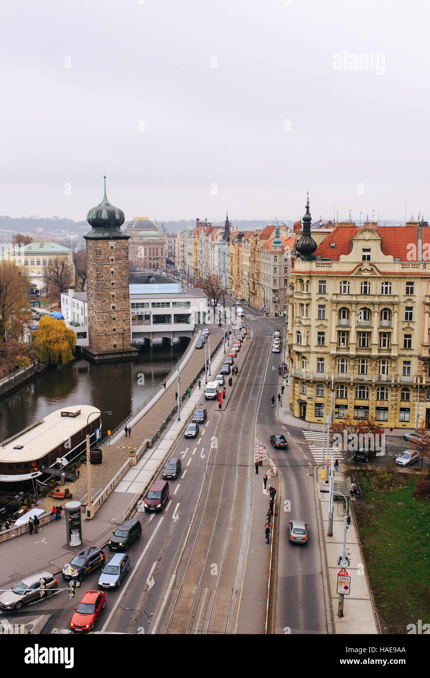 Vista sulla città dal piano superiore di casa Danzante di Praga Foto Stock