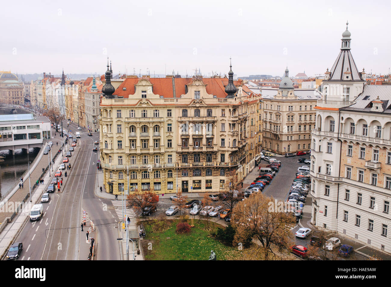 Vista sulla città dal piano superiore di casa Danzante di Praga Foto Stock