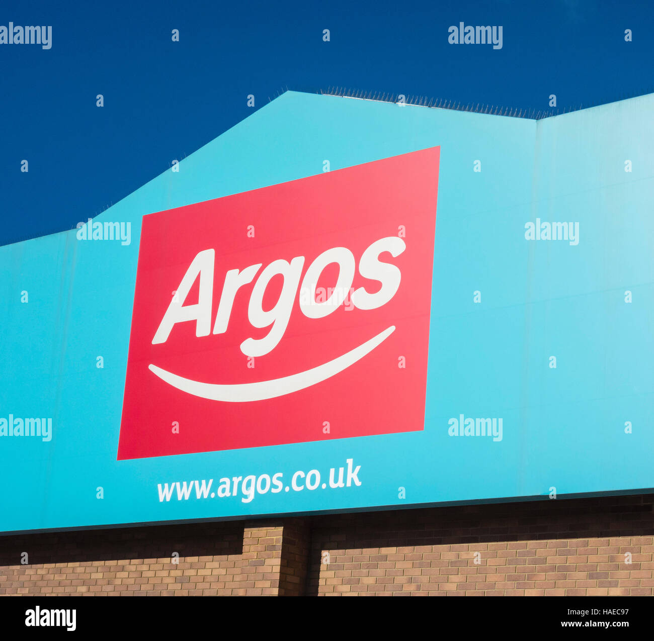 Segno per Argos store di Woking, Surrey, Regno Unito Foto Stock